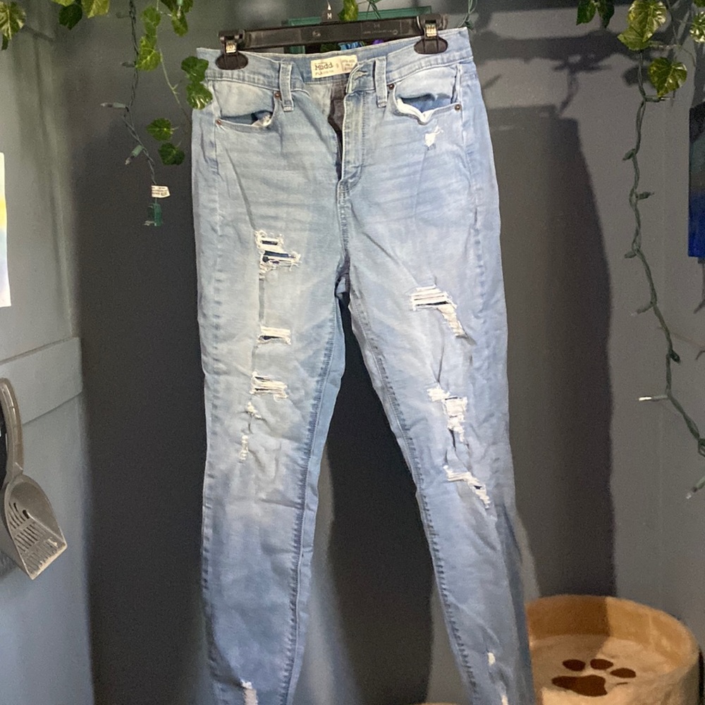 Mudd blue jeans , size 9 in juniors, rips , worn once , highrise jeggins